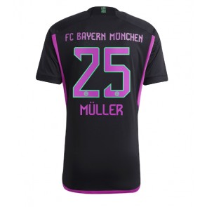 Maillot de foot Bayern Munich Thomas Muller #25 Extérieur 2023-24 Manches Courte